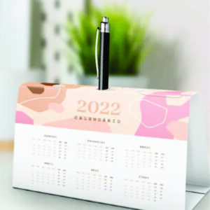 Caledário de mesa com porta caneta - 85x143 - Papel couche- 500 unidades